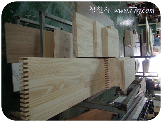 철천지 일상으로 돌아왔습니다. 열공책상과 침대, 베이직 수납장등