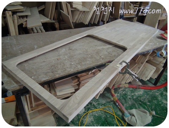 물푸레 원목싱크대 상판,슬라이딩침대,격자창문,원목하트장,UV코팅합판,원목사다리