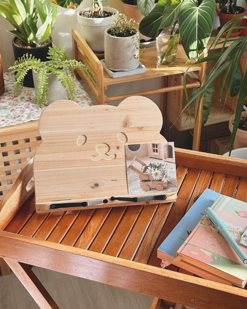 제품제공_+내+손으로+직접+만들어본다는+게+의미가+있는+거+같아요.+목공이라는+게+전문적으로+한다치면+많은+노력이+필요하겠지만간단한+소품을+전문가의+힘을+빌려+이렇게+간단하게나마+만들어볼+수+있어서+좋아요.+철천지목공은+간단한+소품들을+나무로+만들+수+있게+키트로+판매되고+있는데요.보호자가+같이한다면+아이들에게도+좋은+체험학습이+되고,+저같이+사부작러들에게는+쉽고+짧은 (2).jpg