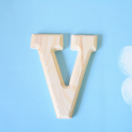 원목(150x150x14mm) 알파벳 이니셜(initial) 영문 대문자 V 1