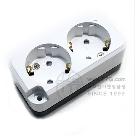 둥근형 노출 접지 콘센트 2구 220V 1