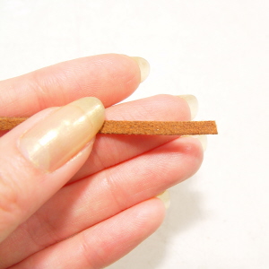 목걸이끈 레쟈가죽끈 3mm (샤무드) 1M당 3